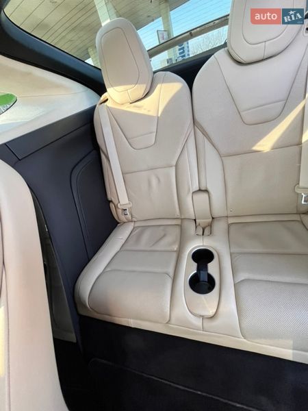 Позашляховик / Кросовер Tesla Model X 2016 в Бродах