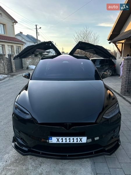 Позашляховик / Кросовер Tesla Model X 2018 в Івано-Франківську