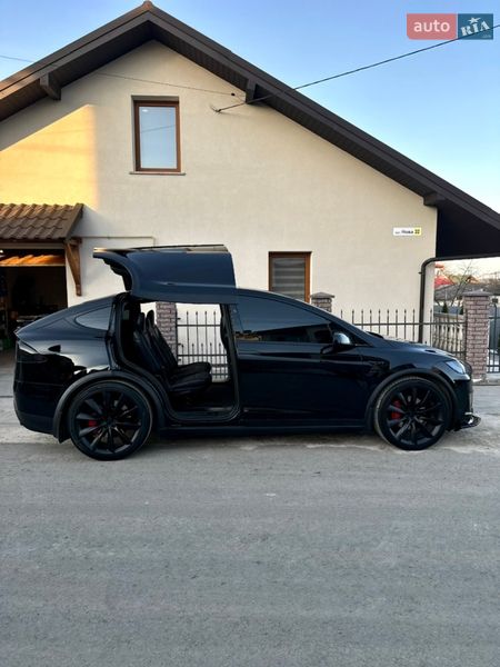 Позашляховик / Кросовер Tesla Model X 2018 в Івано-Франківську