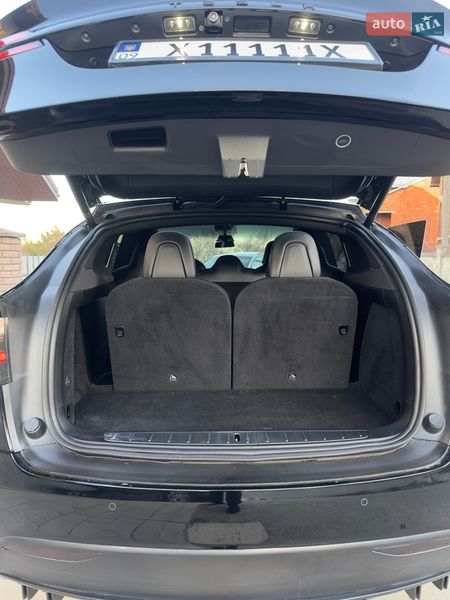 Позашляховик / Кросовер Tesla Model X 2018 в Івано-Франківську