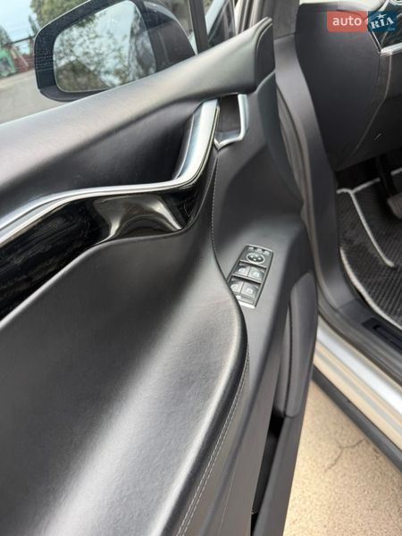 Внедорожник / Кроссовер Tesla Model X 2016 в Чернигове