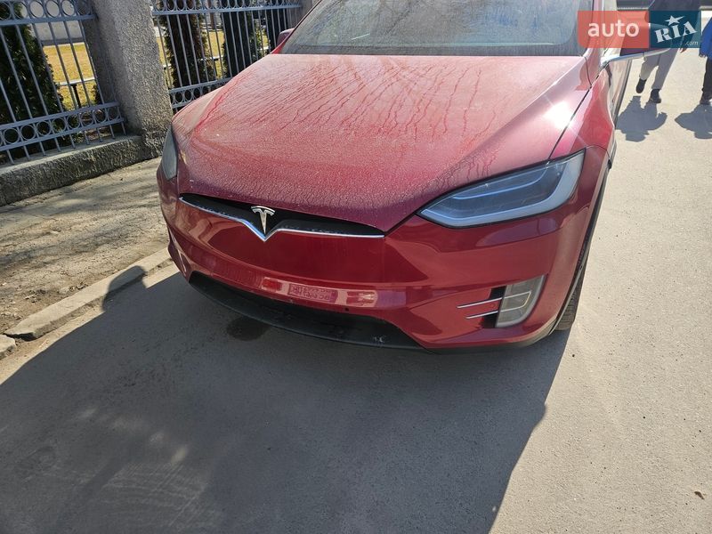Позашляховик / Кросовер Tesla Model X 2016 в Львові