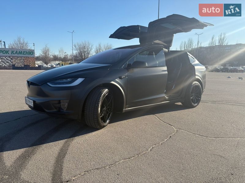 Позашляховик / Кросовер Tesla Model X 2017 в Дніпрі