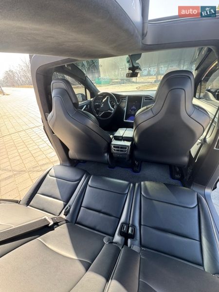 Внедорожник / Кроссовер Tesla Model X 2018 в Горишних Плавнях