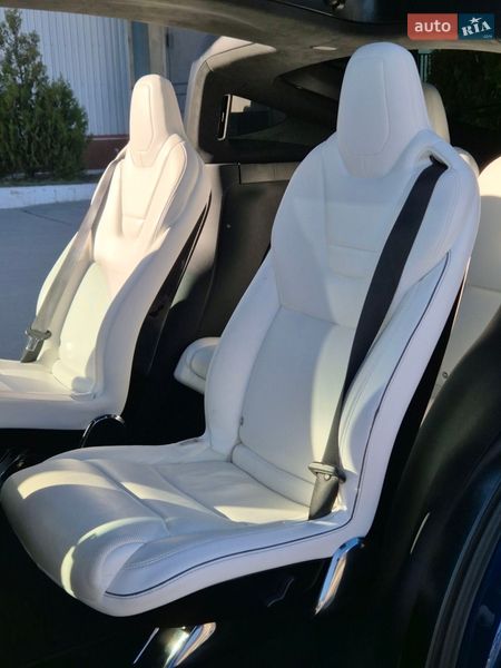 Внедорожник / Кроссовер Tesla Model X 2016 в Харькове