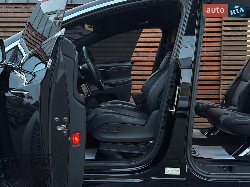Внедорожник / Кроссовер Tesla Model X 2019 в Одессе