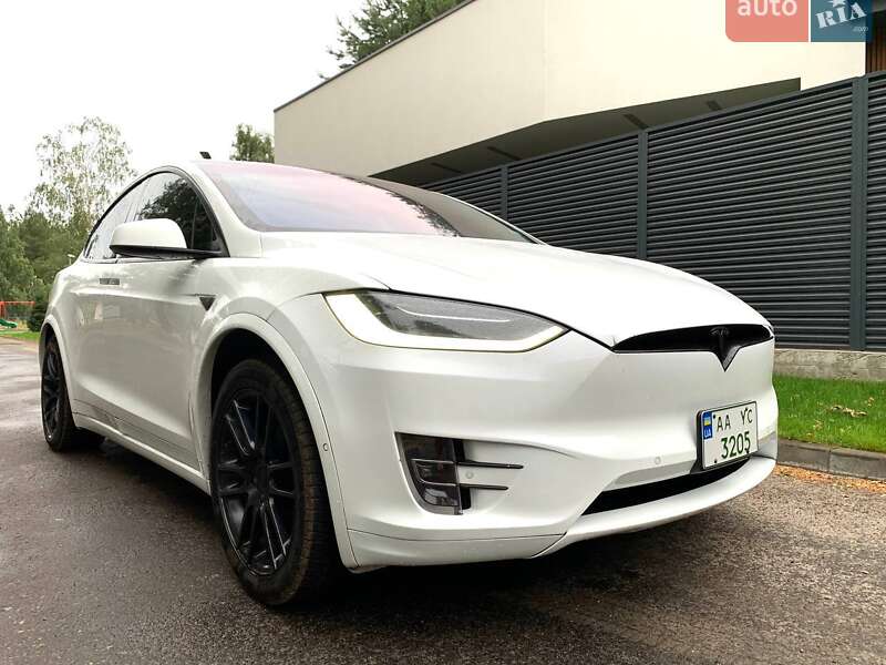 Позашляховик / Кросовер Tesla Model X 2016 в Києві
