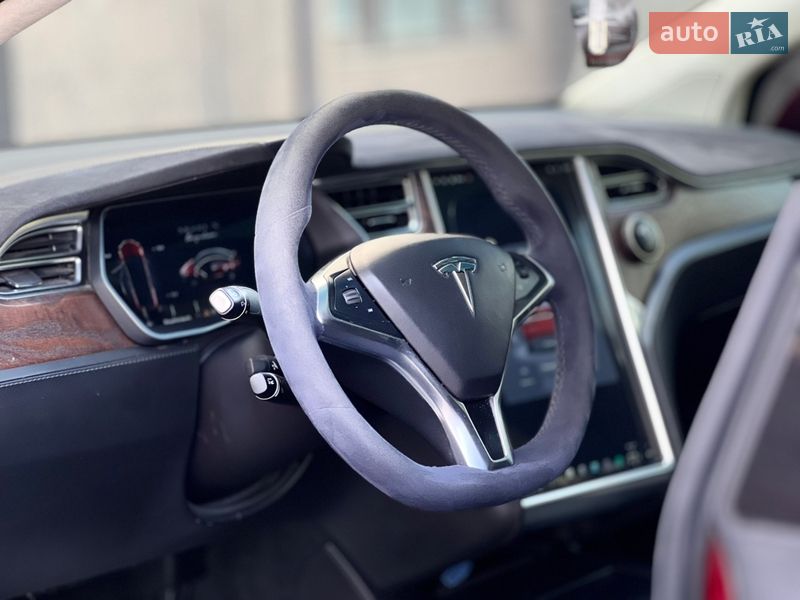 Внедорожник / Кроссовер Tesla Model X 2016 в Николаеве