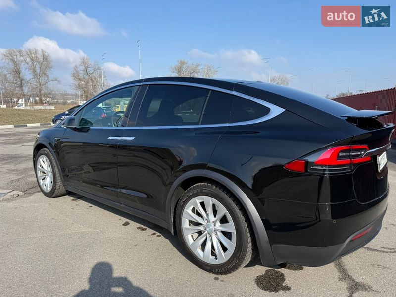 Позашляховик / Кросовер Tesla Model X 2019 в Києві