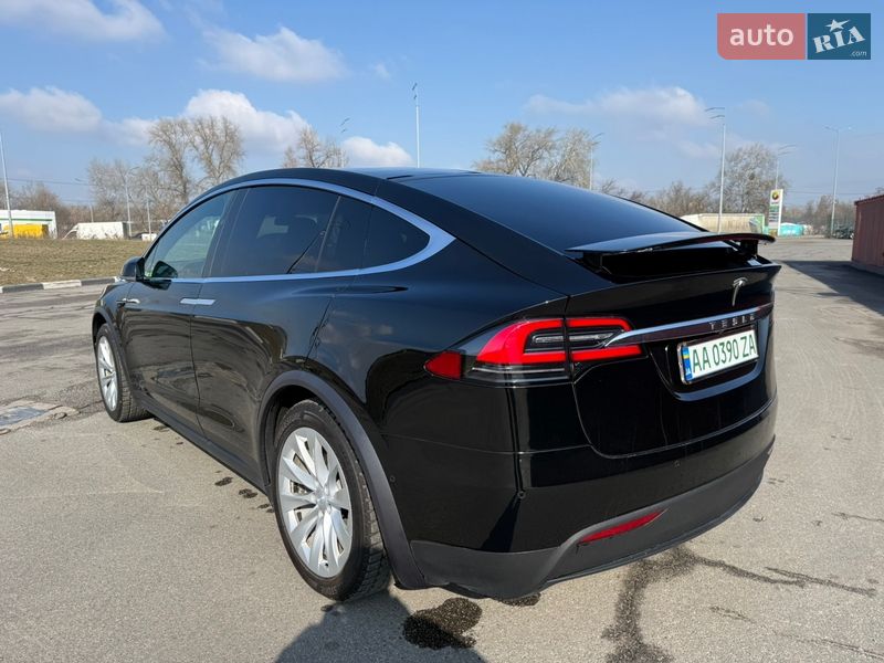 Позашляховик / Кросовер Tesla Model X 2019 в Києві