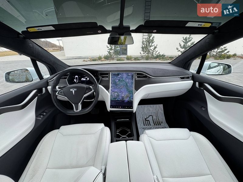 Позашляховик / Кросовер Tesla Model X 2016 в Луцьку