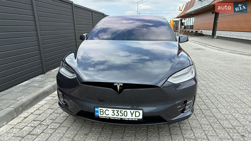 Tesla Model X 2020