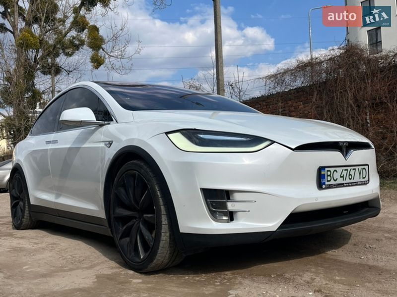 Позашляховик / Кросовер Tesla Model X 2016 в Львові фото 2 Позашляховик / Кросовер Tesla Model X 2016 в Львові