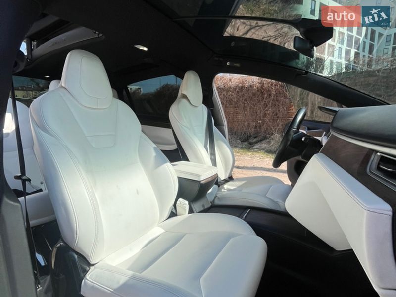 Позашляховик / Кросовер Tesla Model X 2016 в Львові фото 12 Позашляховик / Кросовер Tesla Model X 2016 в Львові
