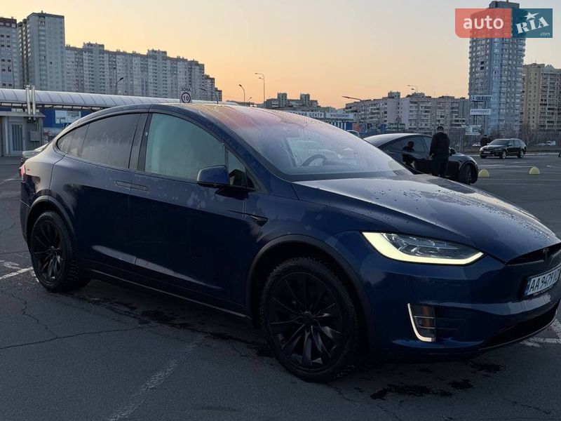 Внедорожник / Кроссовер Tesla Model X 2016 в Киеве