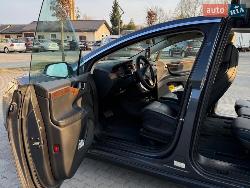 Позашляховик / Кросовер Tesla Model X 2018 в Львові фото 10 Позашляховик / Кросовер Tesla Model X 2018 в Львові
