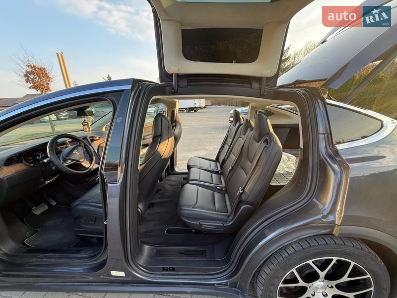 Позашляховик / Кросовер Tesla Model X 2018 в Львові фото 15 Позашляховик / Кросовер Tesla Model X 2018 в Львові