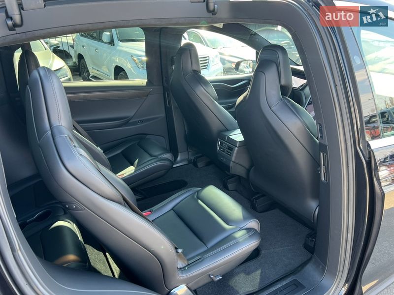 Позашляховик / Кросовер Tesla Model X 2018 в Києві