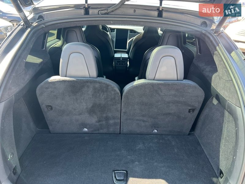 Позашляховик / Кросовер Tesla Model X 2018 в Києві