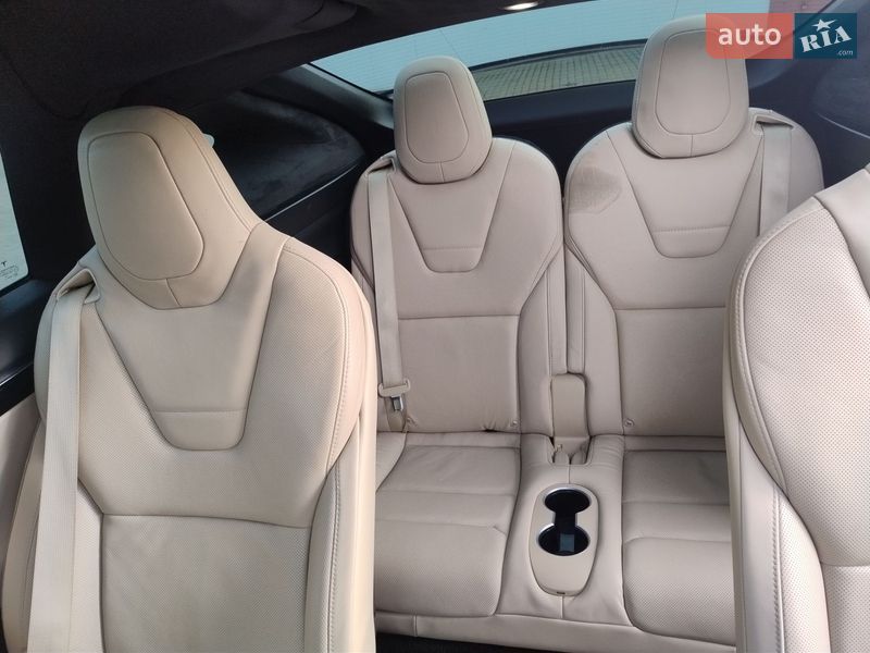 Позашляховик / Кросовер Tesla Model X 2016 в Львові фото 18 Позашляховик / Кросовер Tesla Model X 2016 в Львові