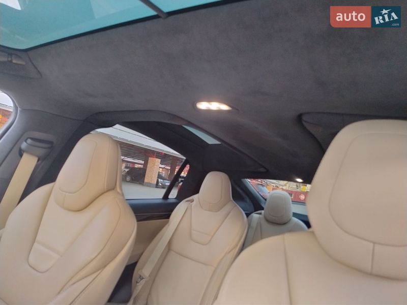 Позашляховик / Кросовер Tesla Model X 2016 в Львові фото 19 Позашляховик / Кросовер Tesla Model X 2016 в Львові