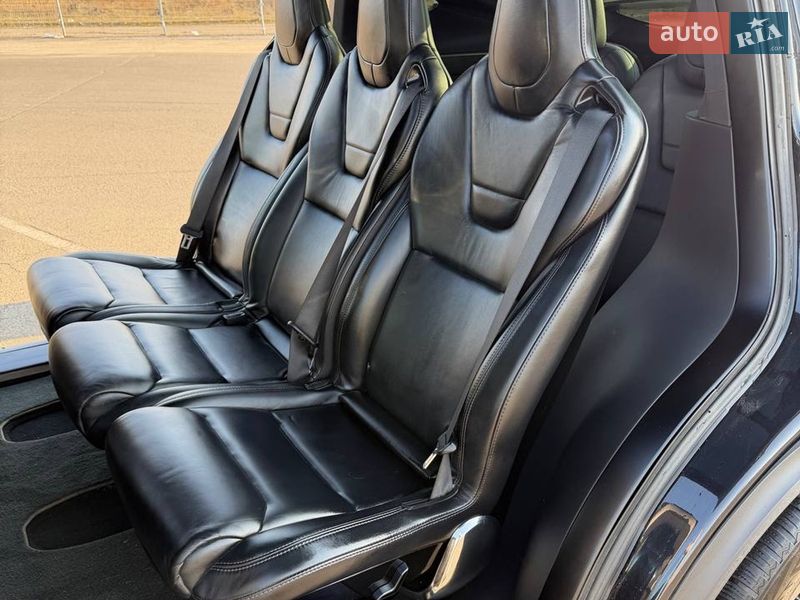 Внедорожник / Кроссовер Tesla Model X 2016 в Киеве