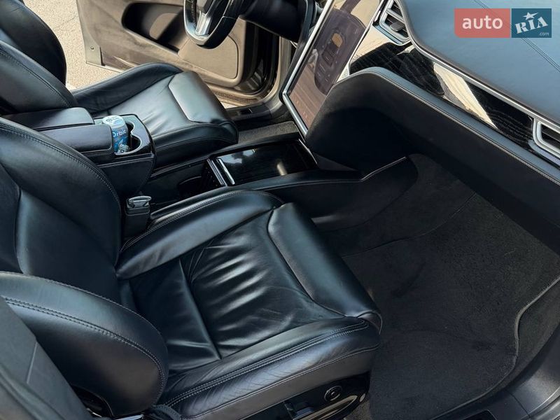 Внедорожник / Кроссовер Tesla Model X 2016 в Киеве