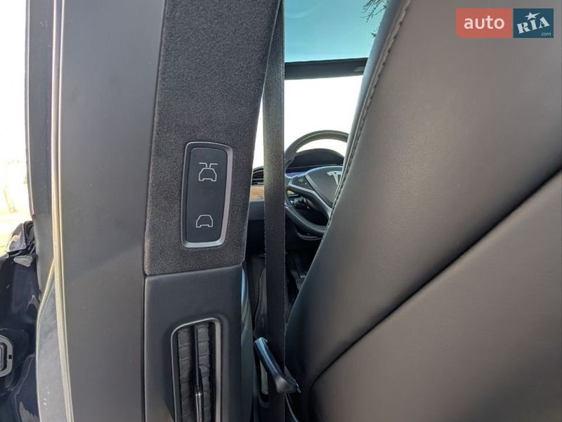 Позашляховик / Кросовер Tesla Model X 2020 в Києві