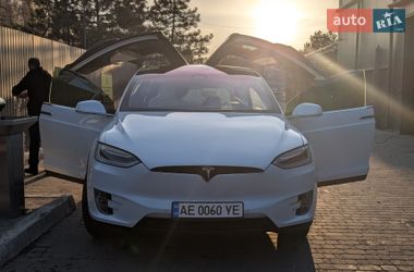 Позашляховик / Кросовер Tesla Model X 2017 в Дніпрі