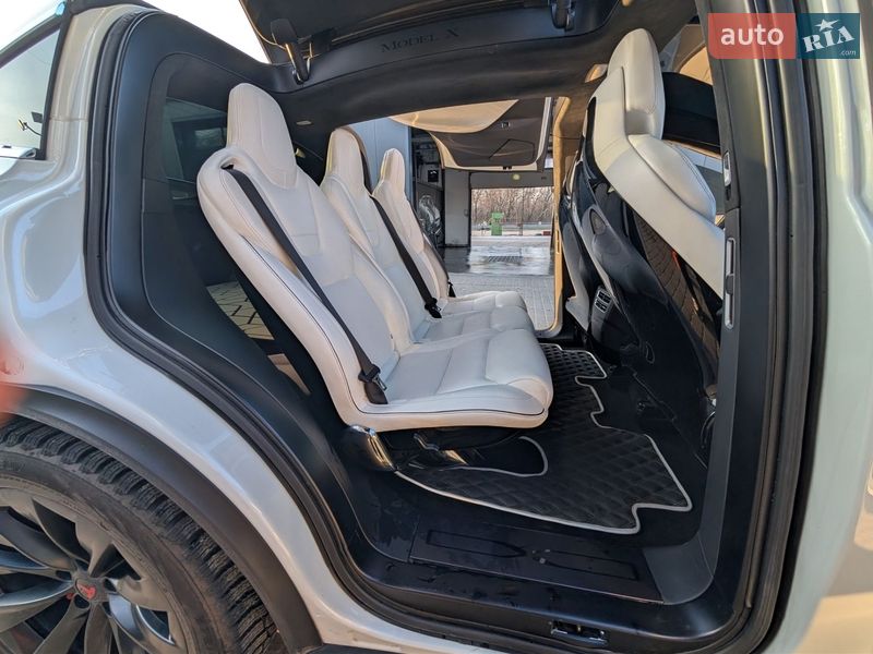 Внедорожник / Кроссовер Tesla Model X 2017 в Днепре фото 17 Внедорожник / Кроссовер Tesla Model X 2017 в Днепре