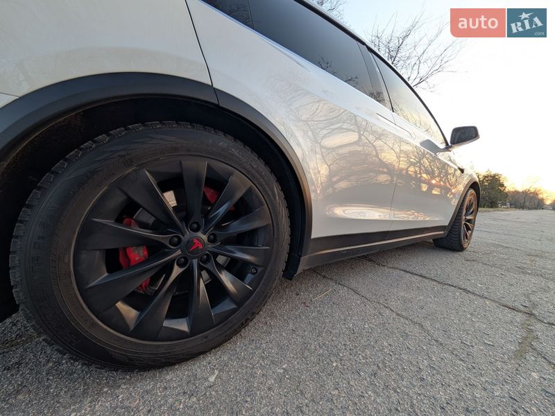 Внедорожник / Кроссовер Tesla Model X 2017 в Днепре фото 27 Внедорожник / Кроссовер Tesla Model X 2017 в Днепре