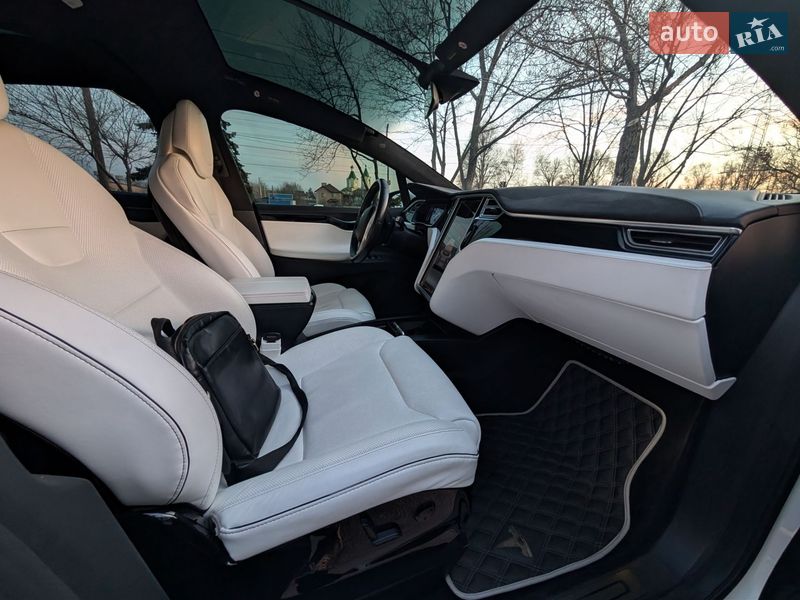Внедорожник / Кроссовер Tesla Model X 2017 в Днепре фото 36 Внедорожник / Кроссовер Tesla Model X 2017 в Днепре