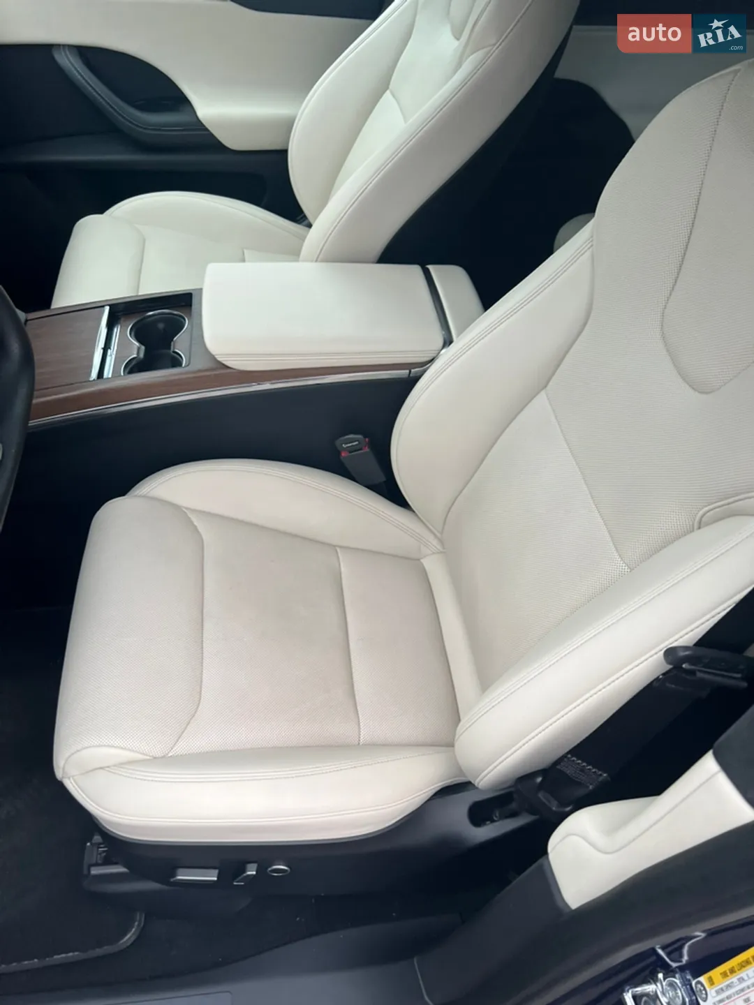 Tesla Model X 2022 VIN 7SAXCDE55NF354626 фото оголошення 13 з 24