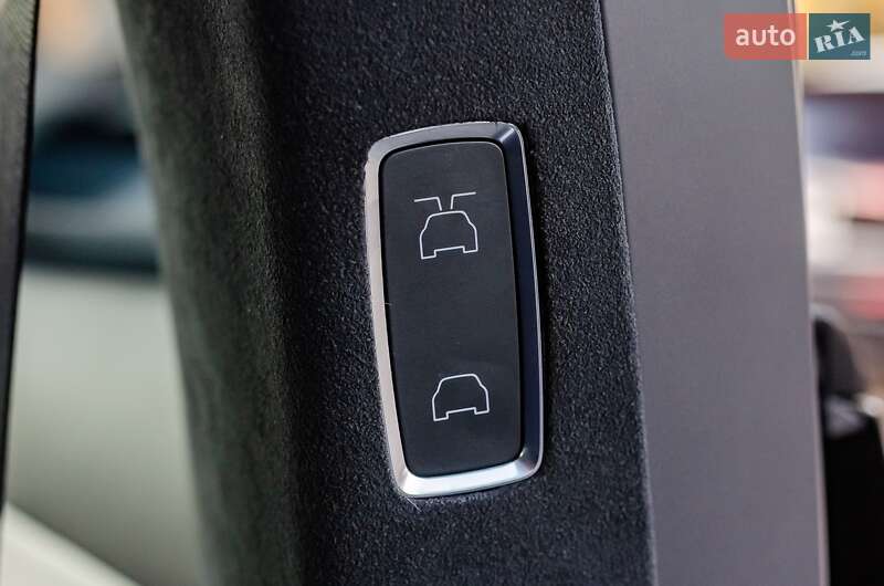 Позашляховик / Кросовер Tesla Model X 2022 в Києві фото 40 Позашляховик / Кросовер Tesla Model X 2022 в Києві