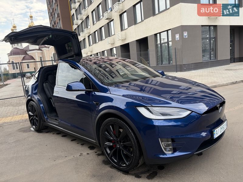 Внедорожник / Кроссовер Tesla Model X 2019 в Киеве