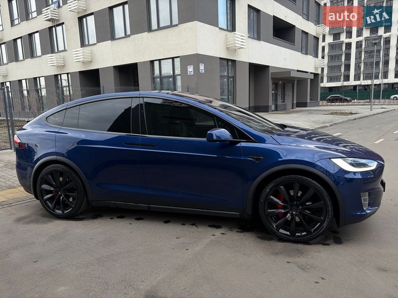 Внедорожник / Кроссовер Tesla Model X 2019 в Киеве