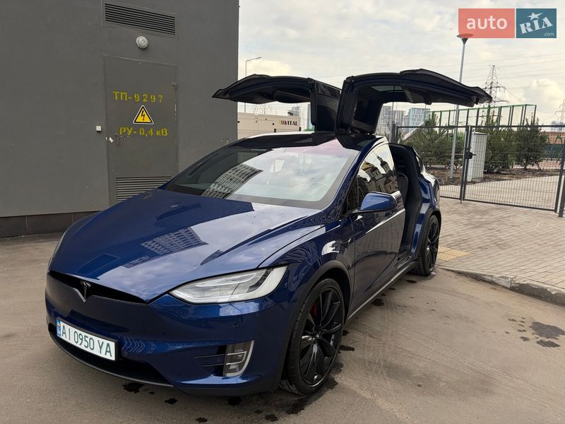 Внедорожник / Кроссовер Tesla Model X 2019 в Киеве