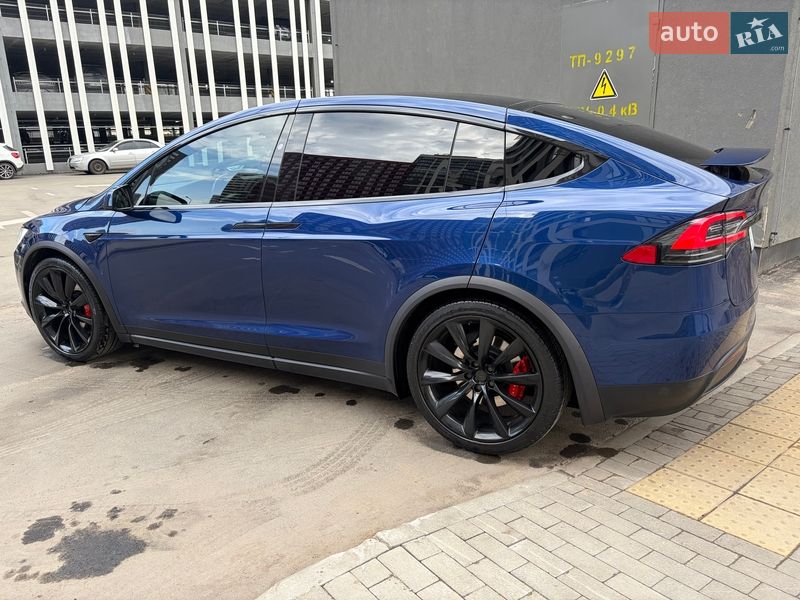 Внедорожник / Кроссовер Tesla Model X 2019 в Киеве