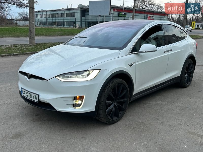 Позашляховик / Кросовер Tesla Model X 2017 в Черкасах фото 28 Позашляховик / Кросовер Tesla Model X 2017 в Черкасах