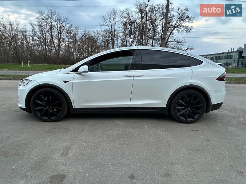 Позашляховик / Кросовер Tesla Model X 2017 в Черкасах фото 32 Позашляховик / Кросовер Tesla Model X 2017 в Черкасах
