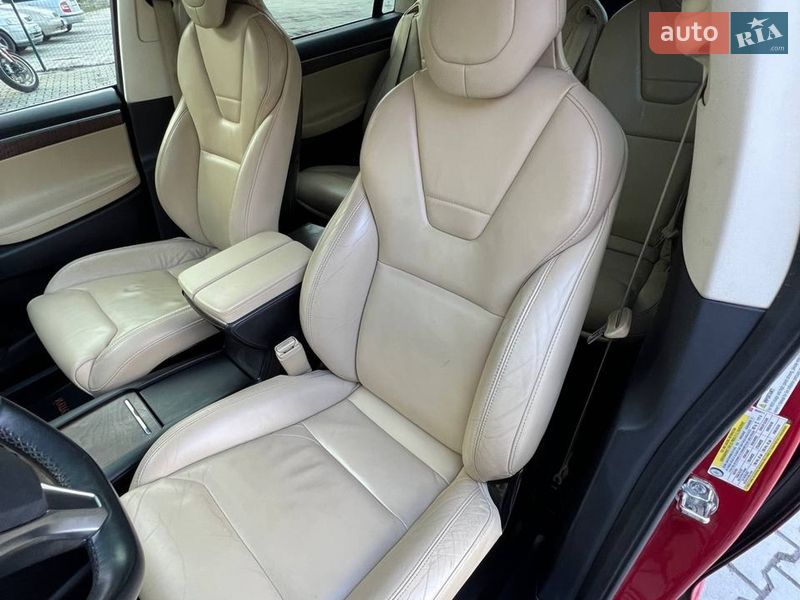 Внедорожник / Кроссовер Tesla Model X 2016 в Хмельницком
