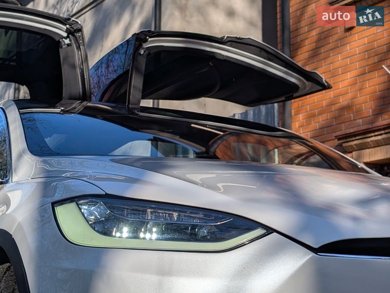 Позашляховик / Кросовер Tesla Model X 2017 в Києві