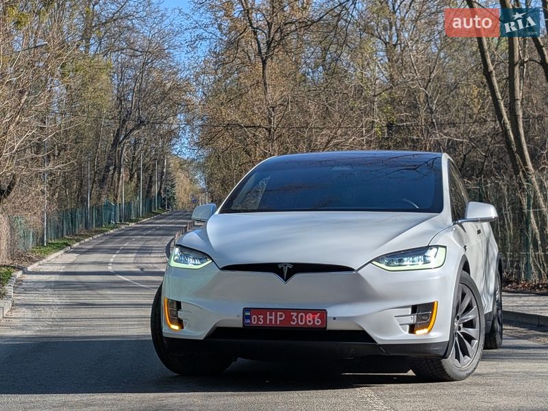 Позашляховик / Кросовер Tesla Model X 2017 в Києві