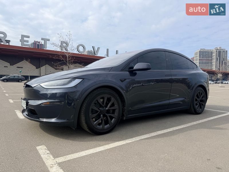 Tesla Model X 2024