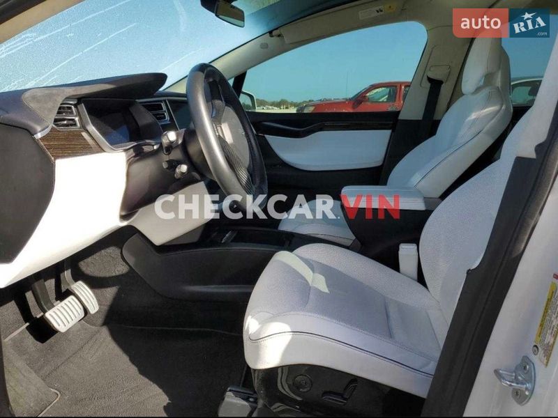 Позашляховик / Кросовер Tesla Model X 2016 в Рівному фото 5 Позашляховик / Кросовер Tesla Model X 2016 в Рівному