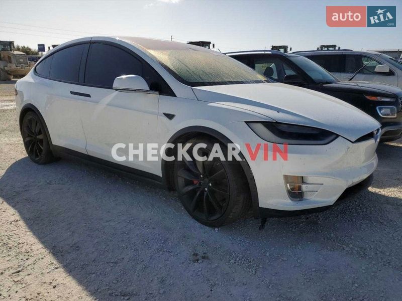 Позашляховик / Кросовер Tesla Model X 2016 в Рівному фото 11 Позашляховик / Кросовер Tesla Model X 2016 в Рівному