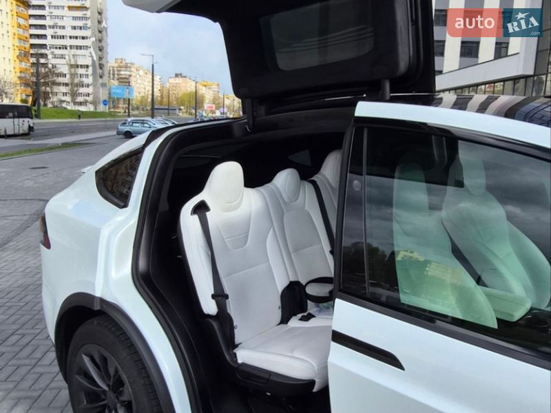 Позашляховик / Кросовер Tesla Model X 2017 в Дніпрі