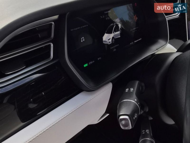 Позашляховик / Кросовер Tesla Model X 2017 в Дніпрі
