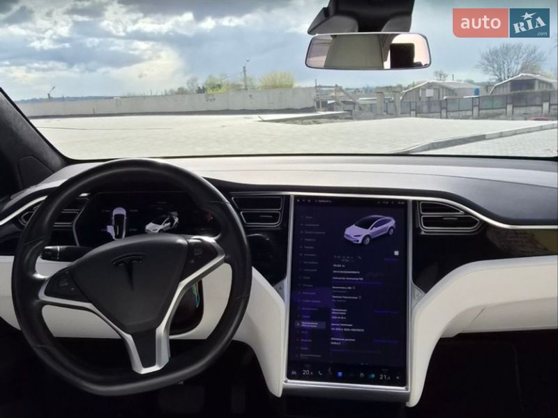 Позашляховик / Кросовер Tesla Model X 2017 в Дніпрі