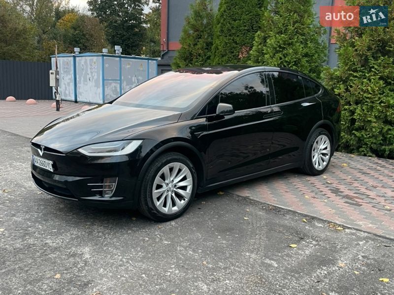 Tesla Model X 2020